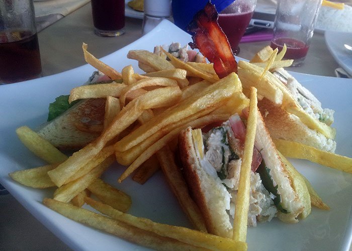 Club Sandwich del Hotel Bleu, Salinas.